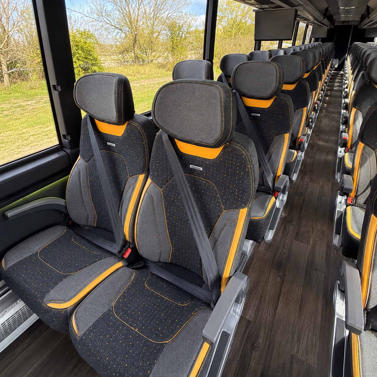 charter bus transfers between fresno yosemite international airport and visalia